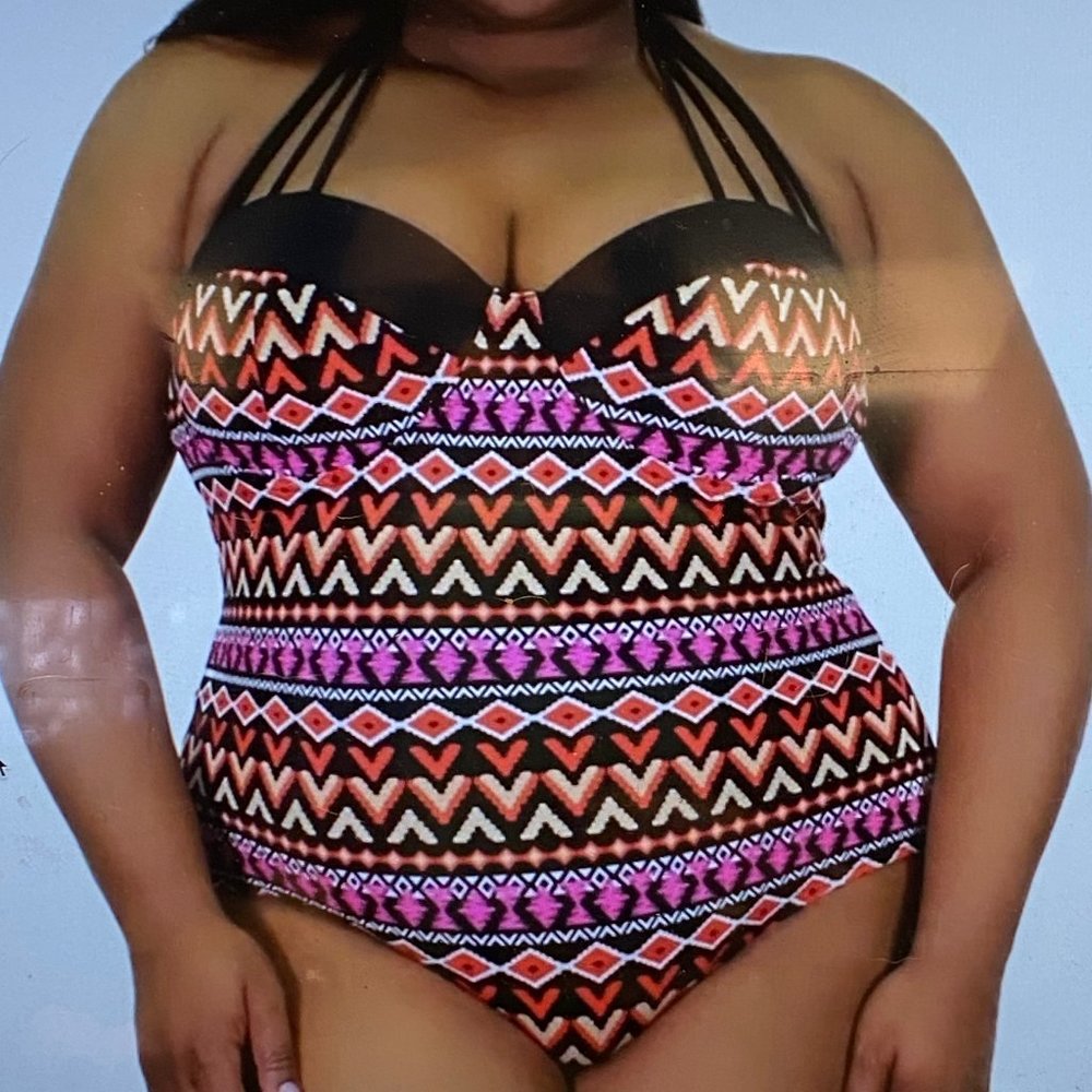 NWT  Women Plus Swimsuit 100 DEGREES Strappy HALTER Tie-Neck ONE PIECE